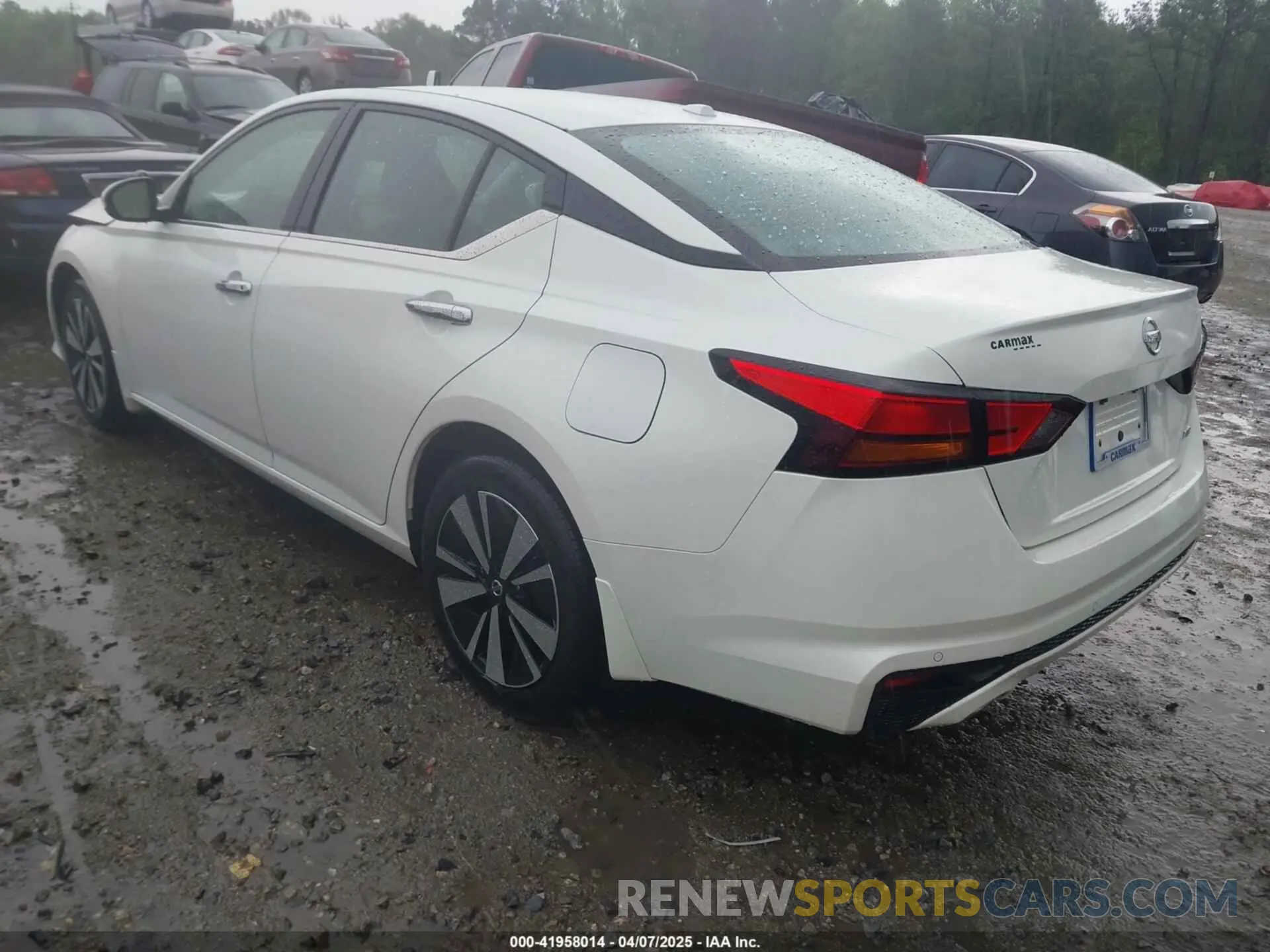 3 Photograph of a damaged car 1N4BL4EW3KN312958 NISSAN ALTIMA 2019