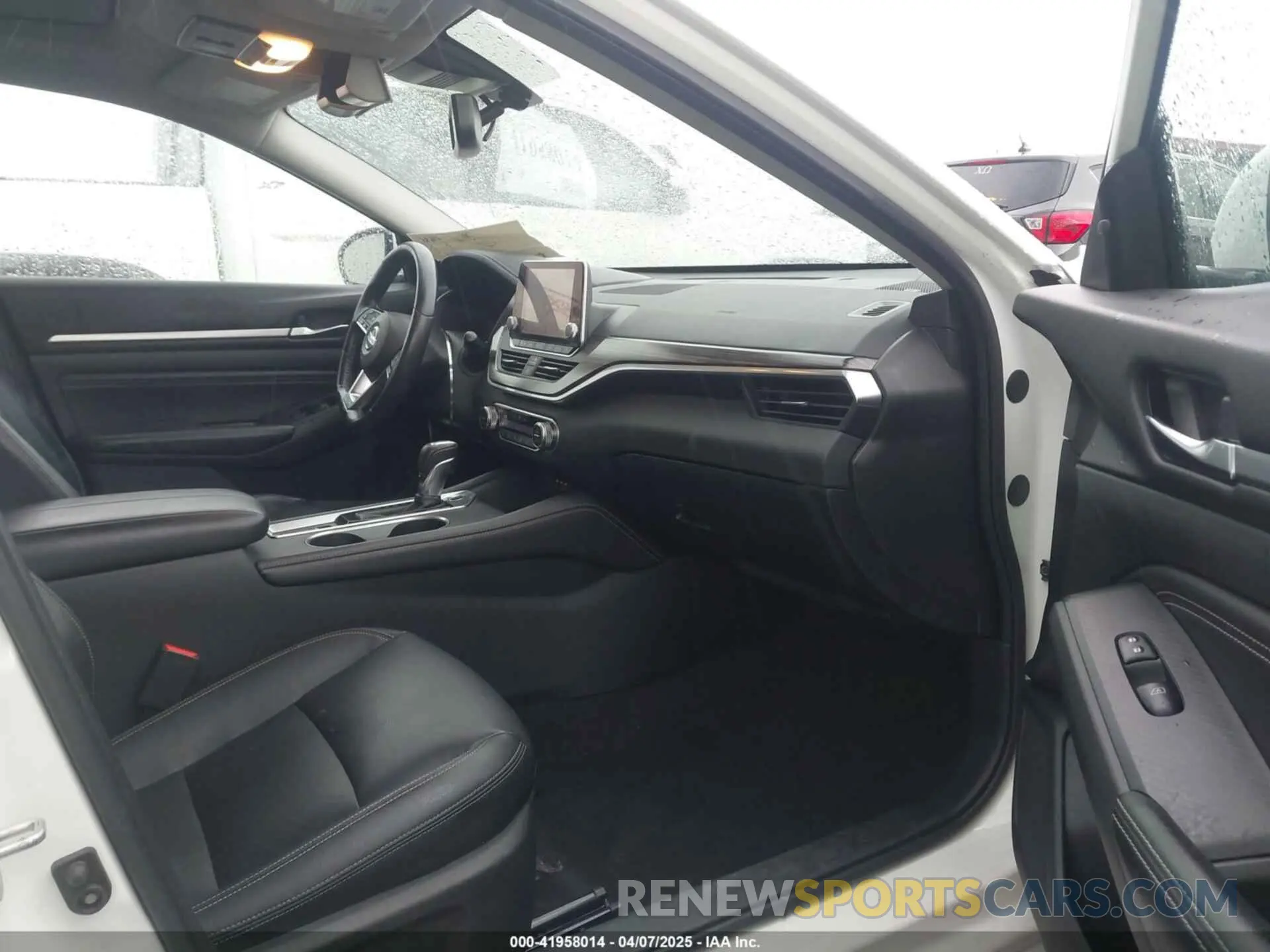 5 Photograph of a damaged car 1N4BL4EW3KN312958 NISSAN ALTIMA 2019