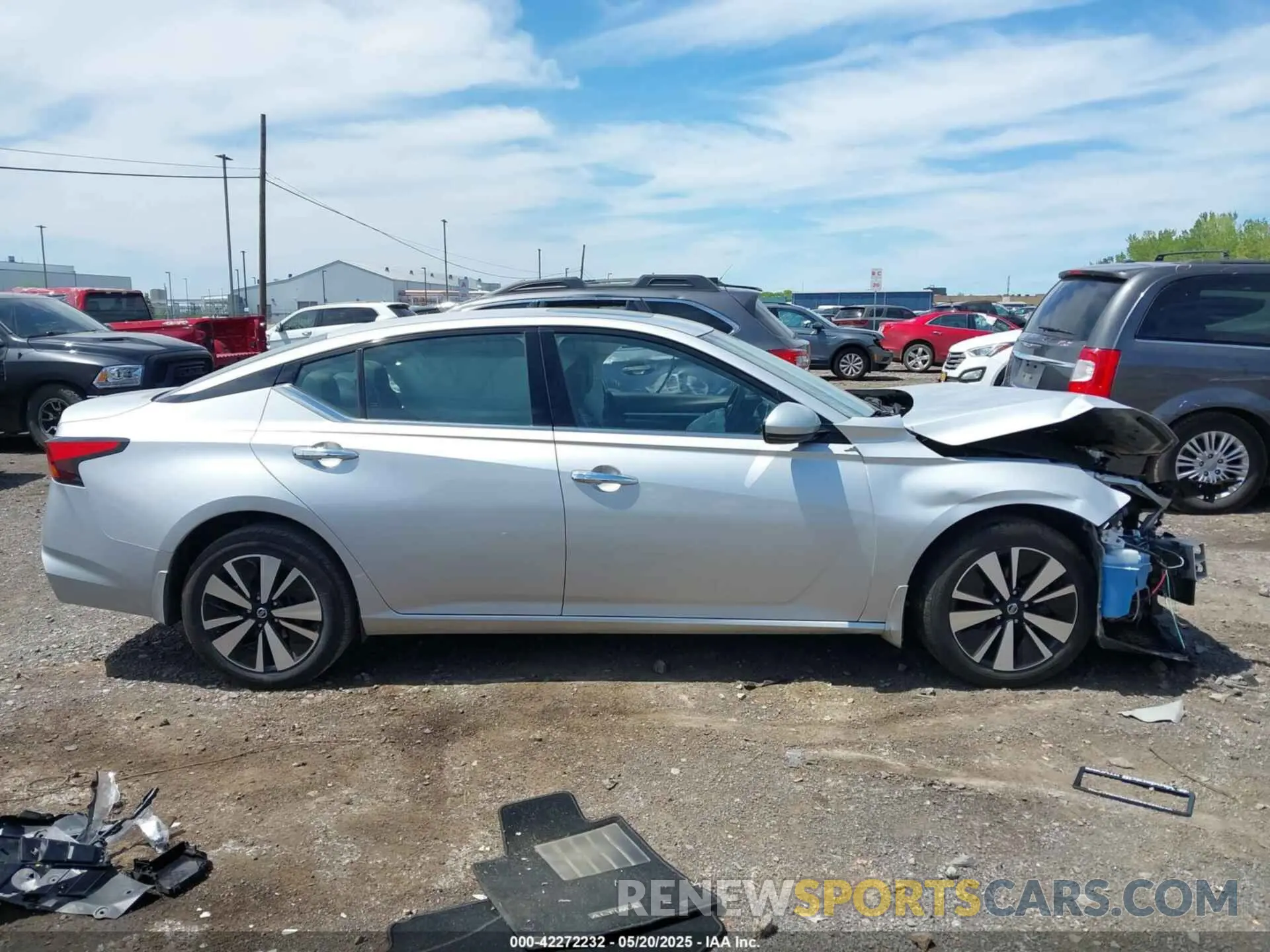 14 Photograph of a damaged car 1N4BL4EW5KC172679 NISSAN ALTIMA 2019