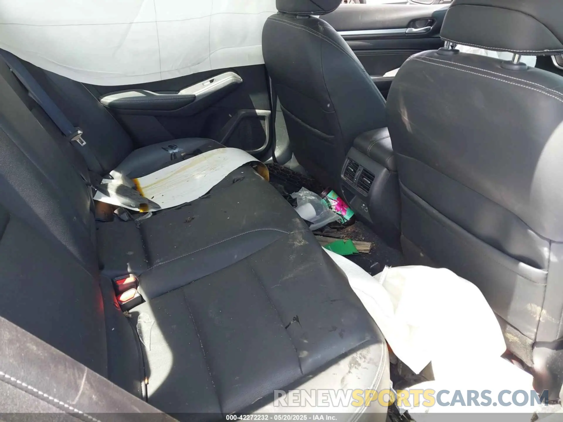 8 Photograph of a damaged car 1N4BL4EW5KC172679 NISSAN ALTIMA 2019