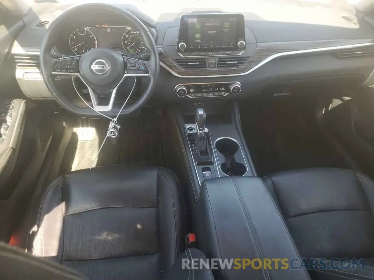 8 Photograph of a damaged car 1N4BL4EW6KC145376 NISSAN ALTIMA 2019