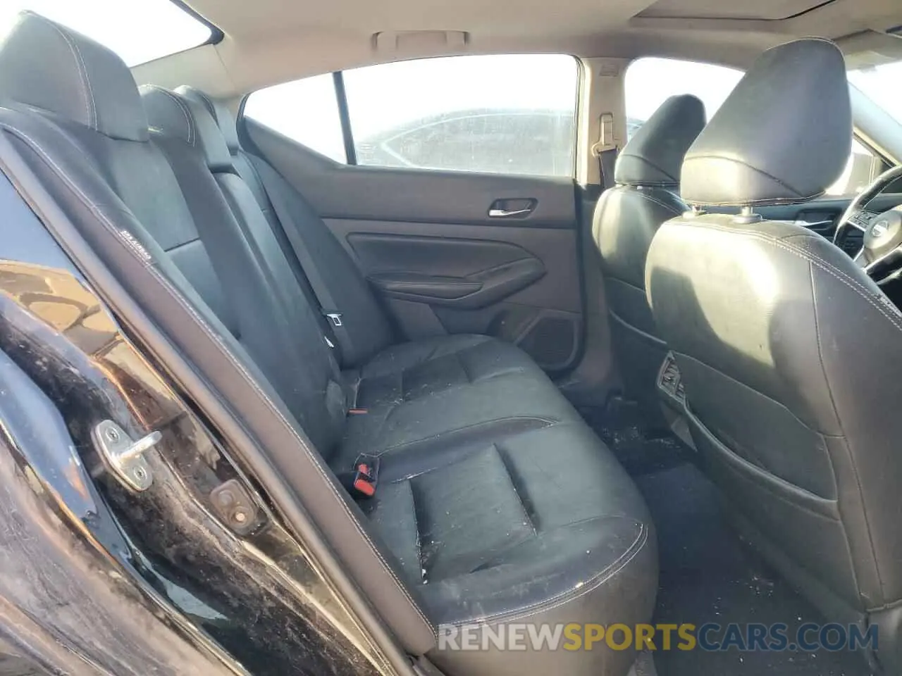 10 Photograph of a damaged car 1N4BL4FV0KC106479 NISSAN ALTIMA 2019
