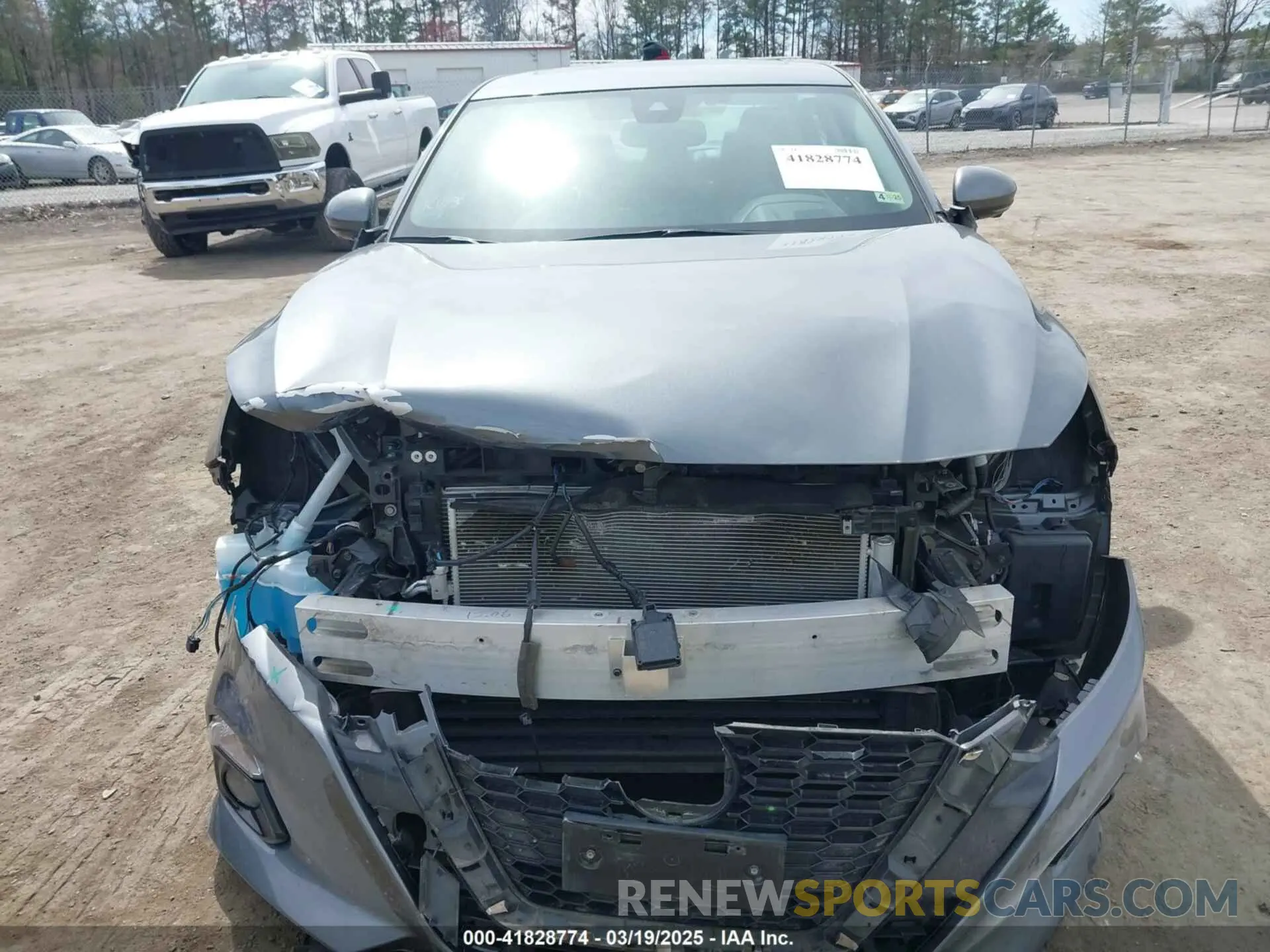 12 Фотография поврежденного автомобиля 1N4BL4FV1KC104563 NISSAN ALTIMA 2019