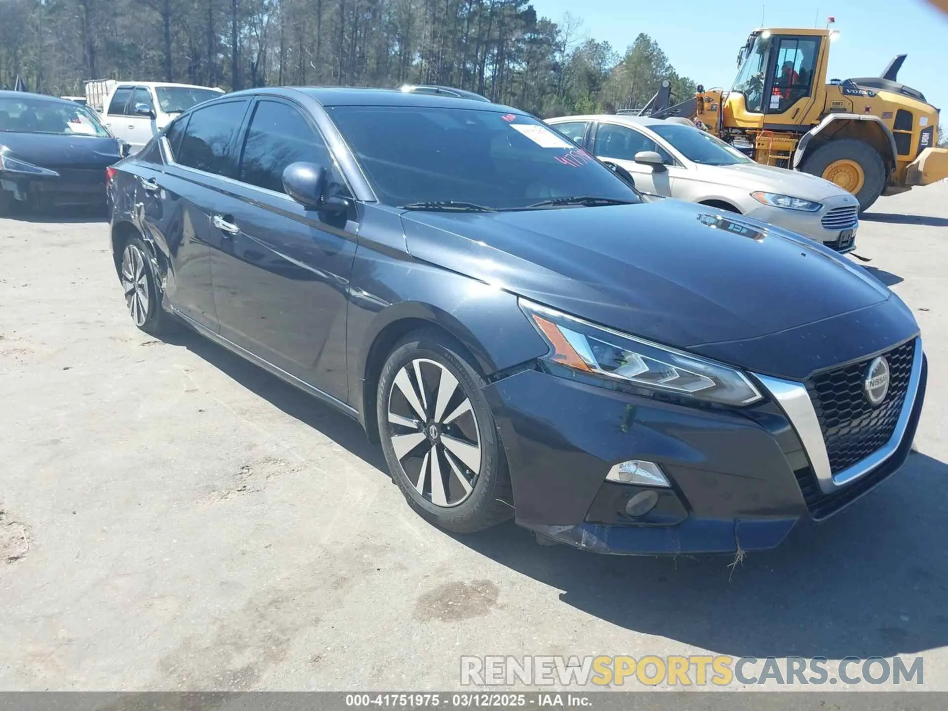 1 Photograph of a damaged car 1N4BL4FV2KC113644 NISSAN ALTIMA 2019