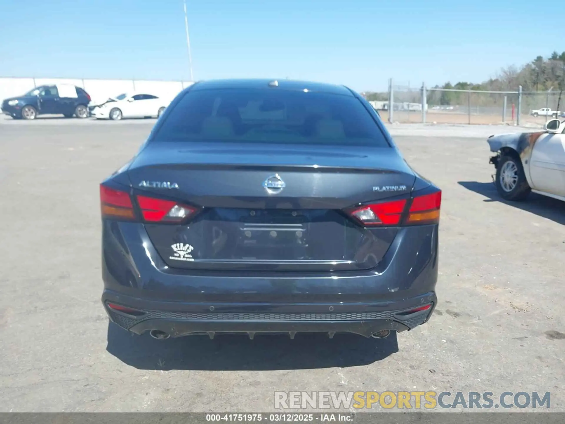 15 Photograph of a damaged car 1N4BL4FV2KC113644 NISSAN ALTIMA 2019