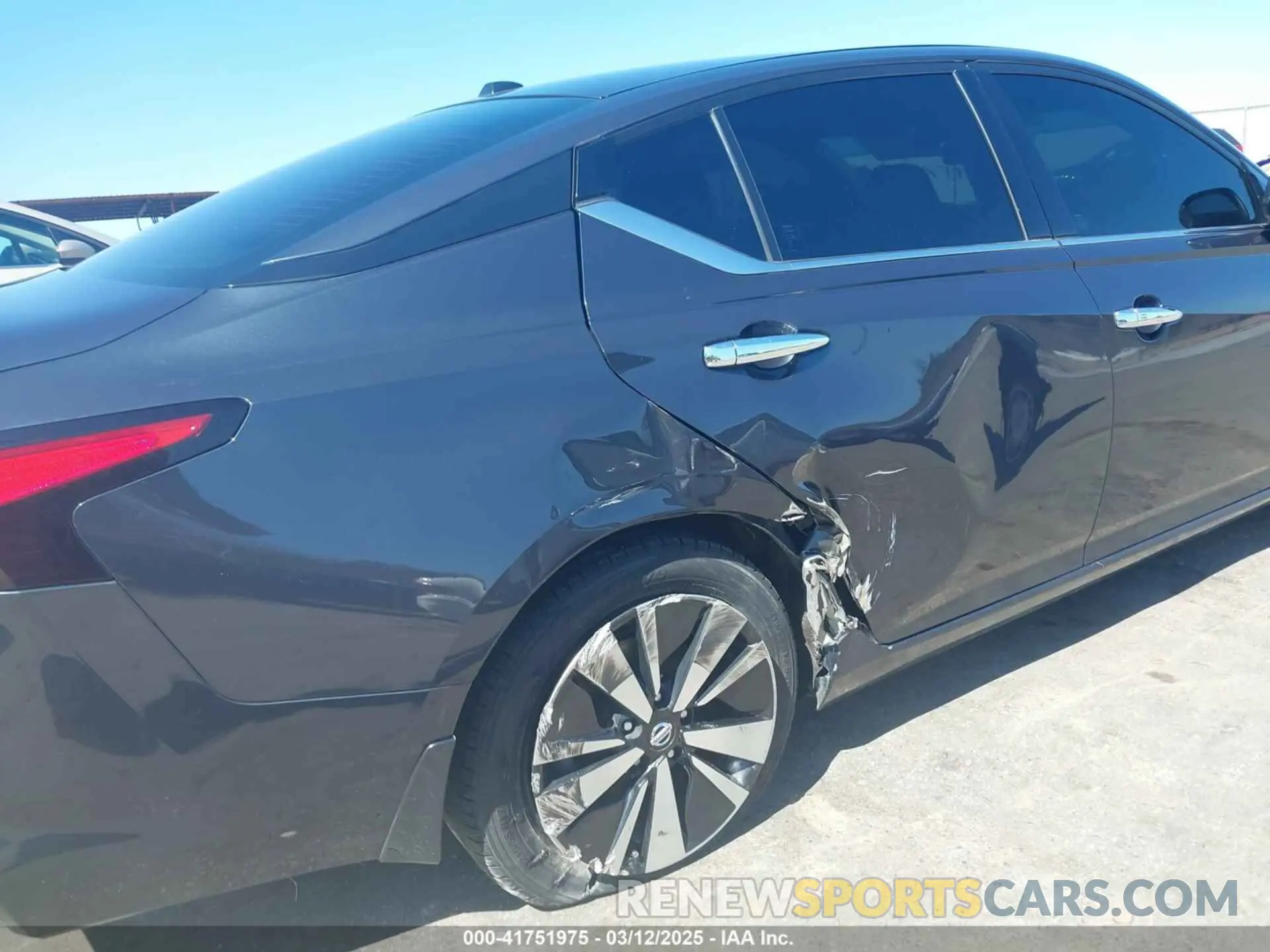 6 Photograph of a damaged car 1N4BL4FV2KC113644 NISSAN ALTIMA 2019