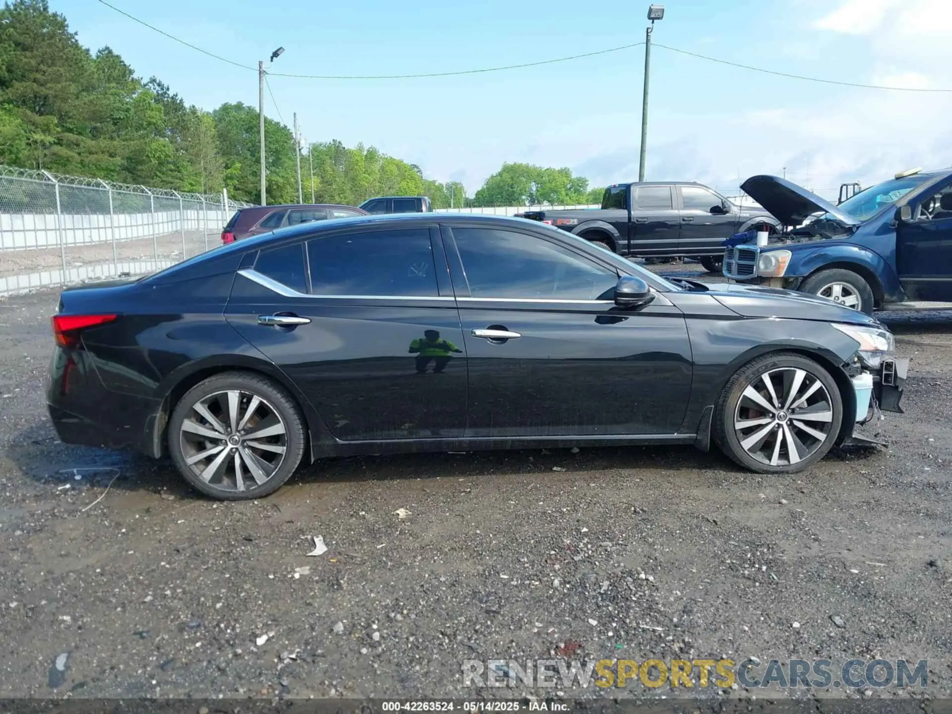 14 Photograph of a damaged car 1N4BL4FV7KC104972 NISSAN ALTIMA 2019