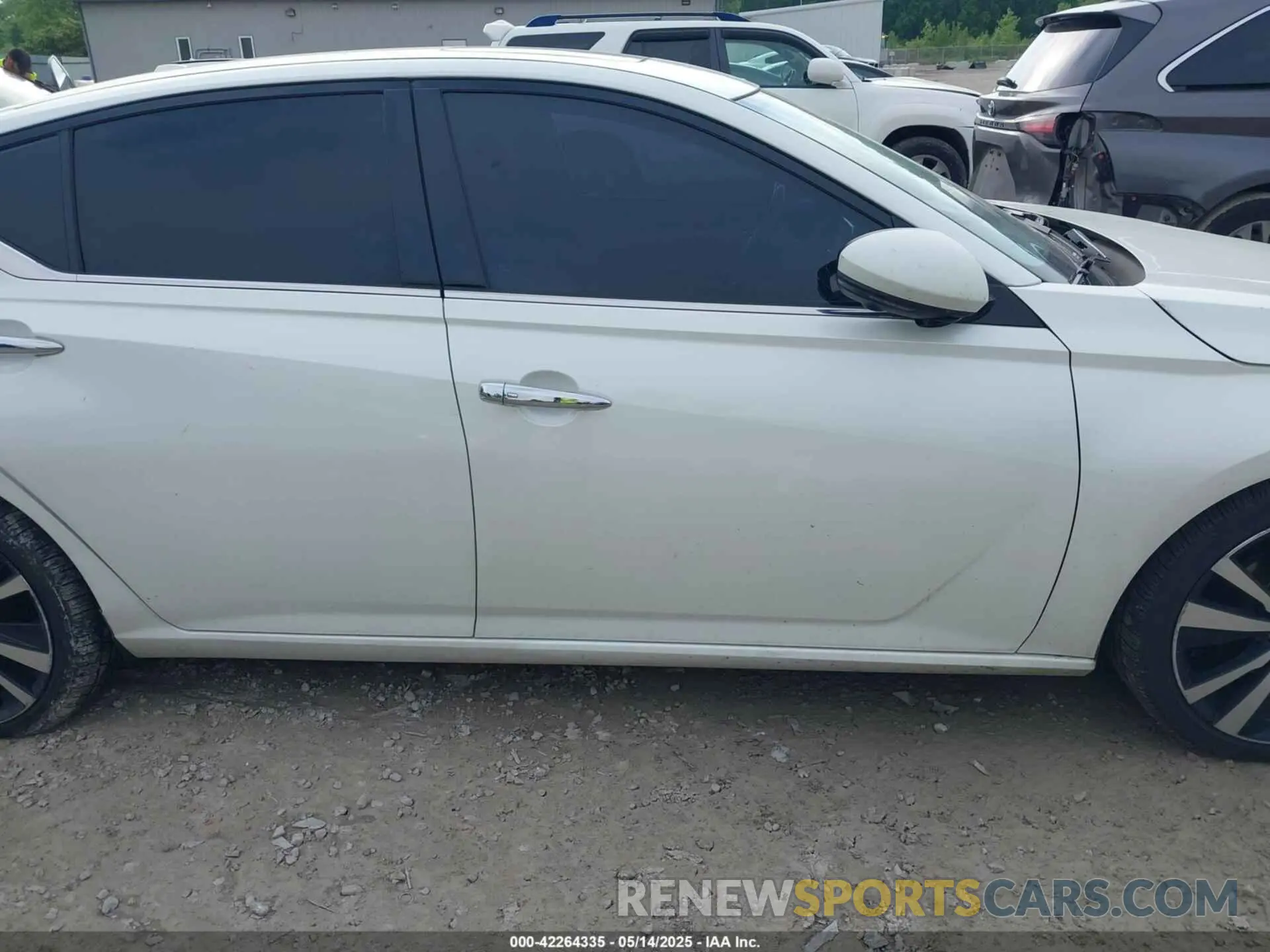 14 Photograph of a damaged car 1N4BL4FVXKC116940 NISSAN ALTIMA 2019