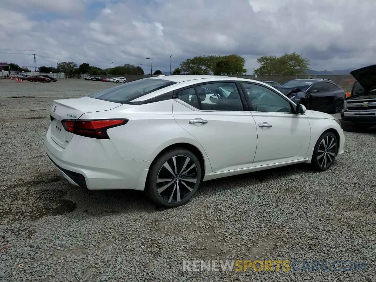 3 Photograph of a damaged car 1N4BL4FW7KC206703 NISSAN ALTIMA 2019