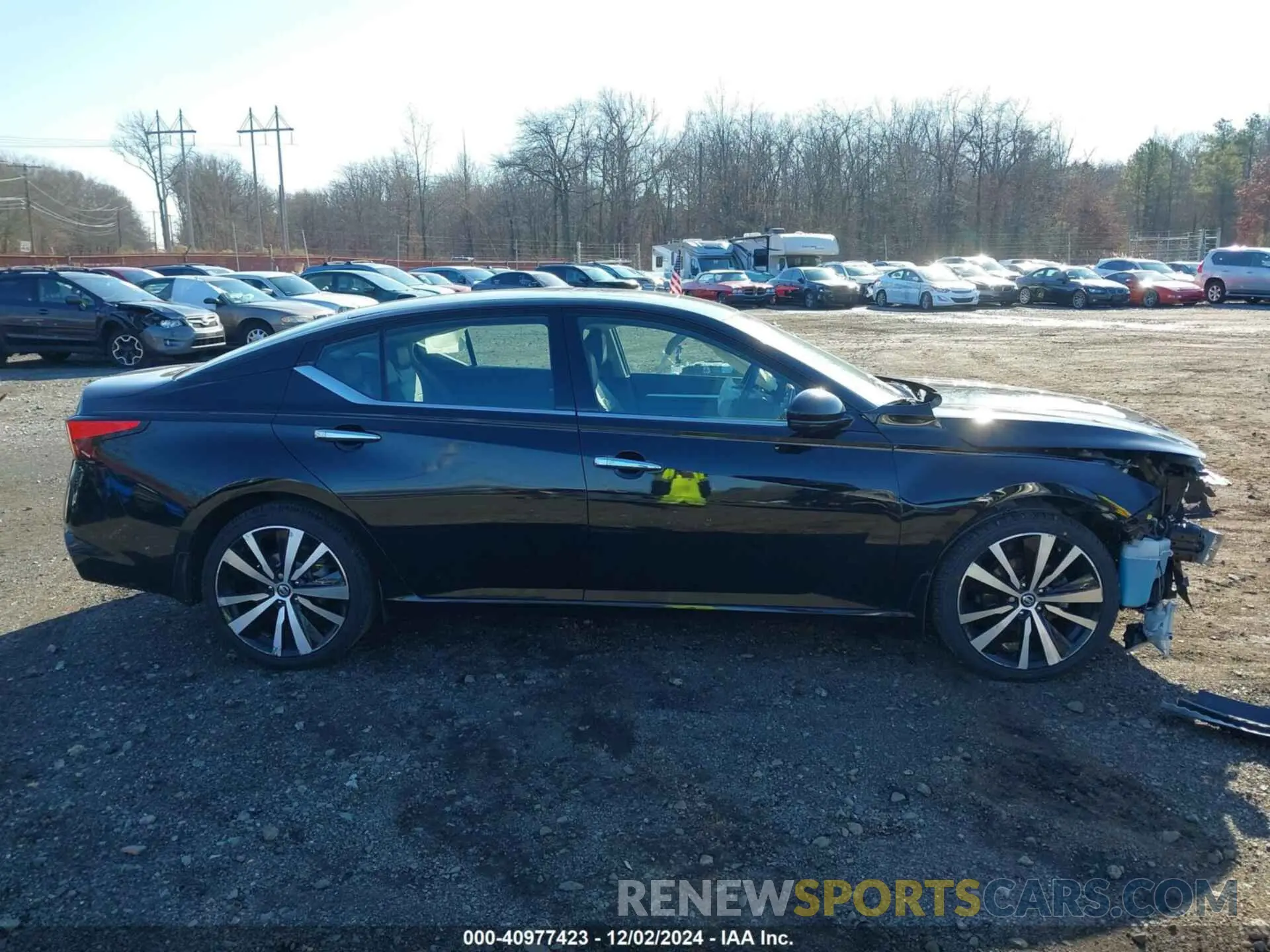 13 Photograph of a damaged car 1N4BL4FWXKN303348 NISSAN ALTIMA 2019
