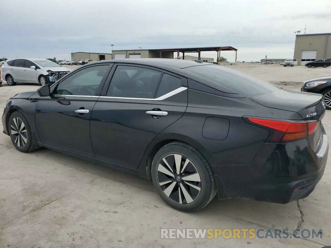 2 Photograph of a damaged car 1N4AL4FVXLC150342 NISSAN ALTIMA 2020