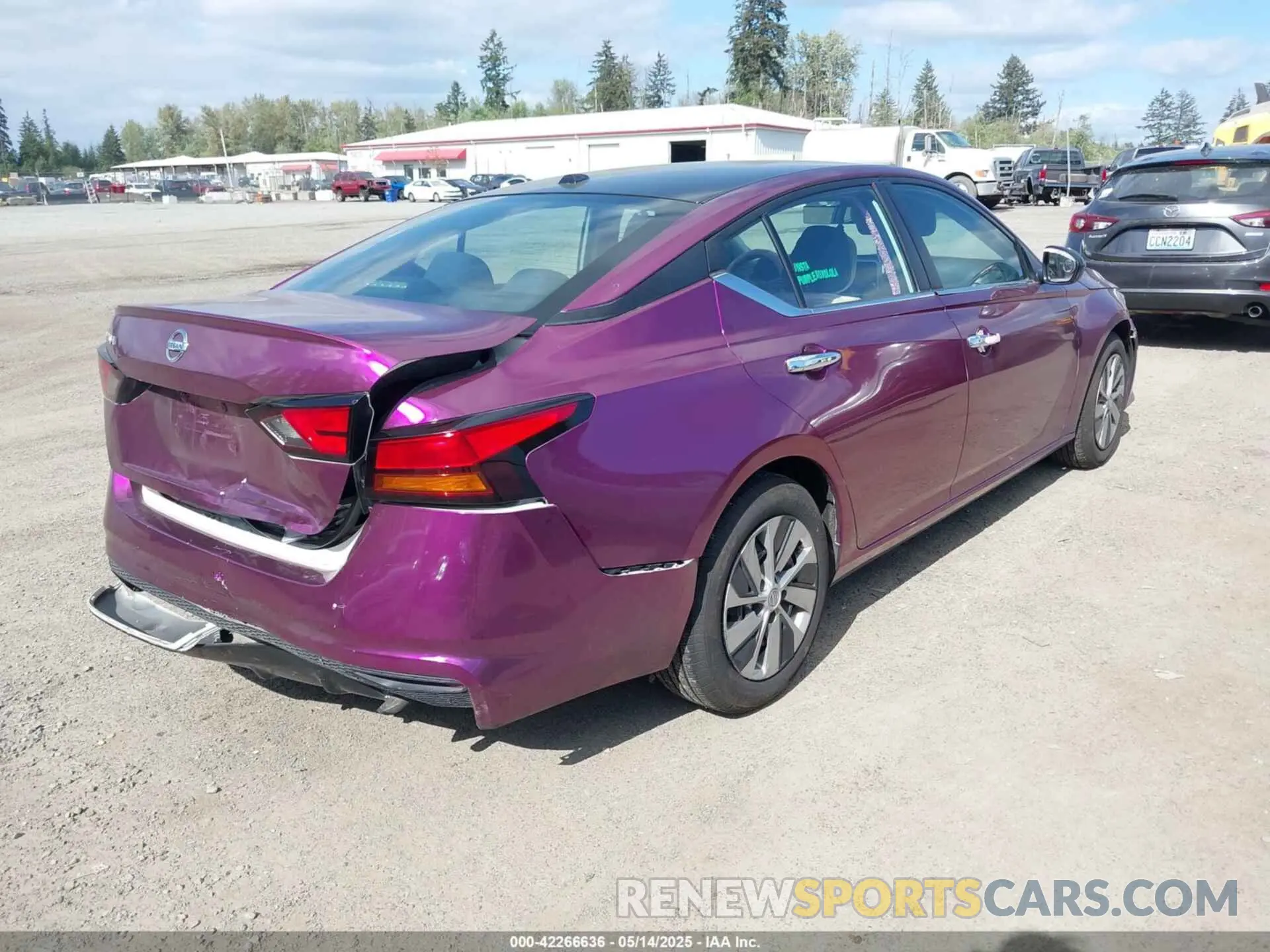 4 Photograph of a damaged car 1N4BL4BV0LC135231 NISSAN ALTIMA 2020