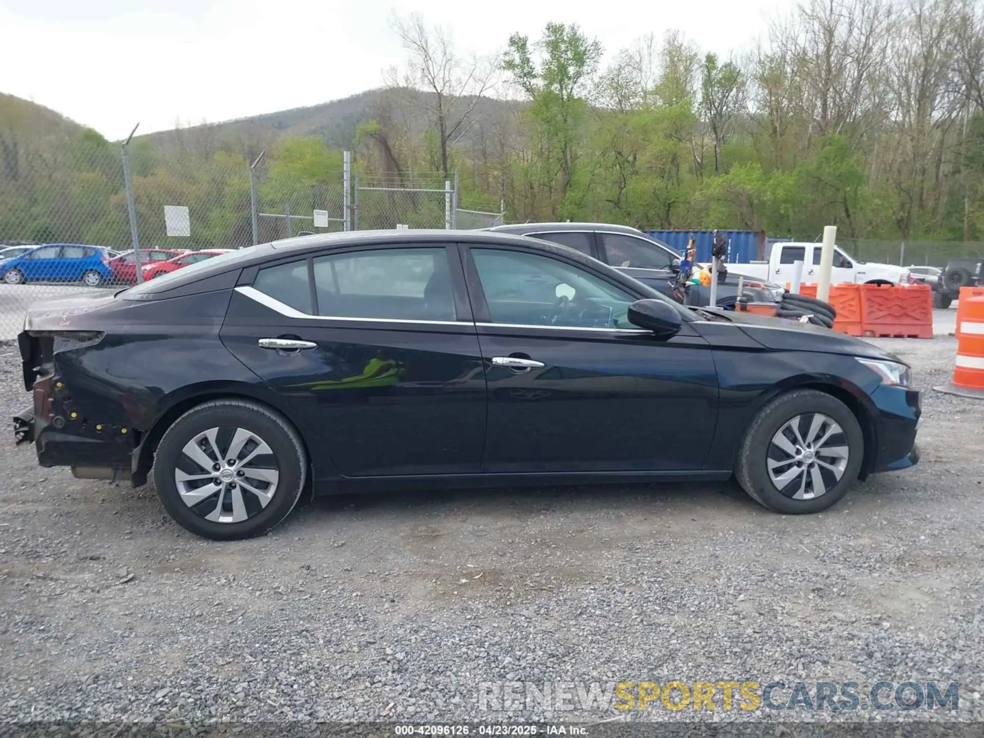 13 Photograph of a damaged car 1N4BL4BV0LC152594 NISSAN ALTIMA 2020
