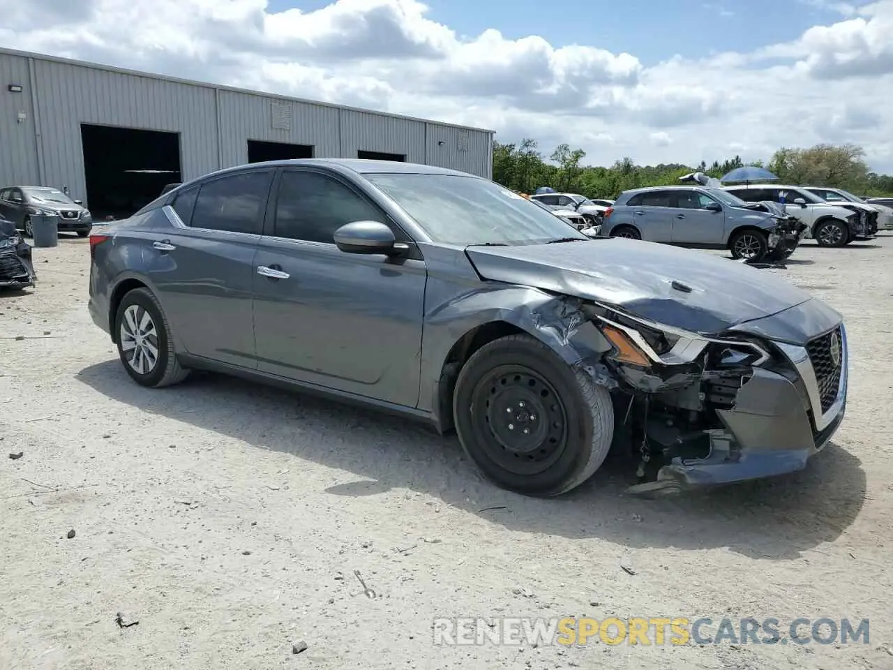 4 Photograph of a damaged car 1N4BL4BV0LC169430 NISSAN ALTIMA 2020