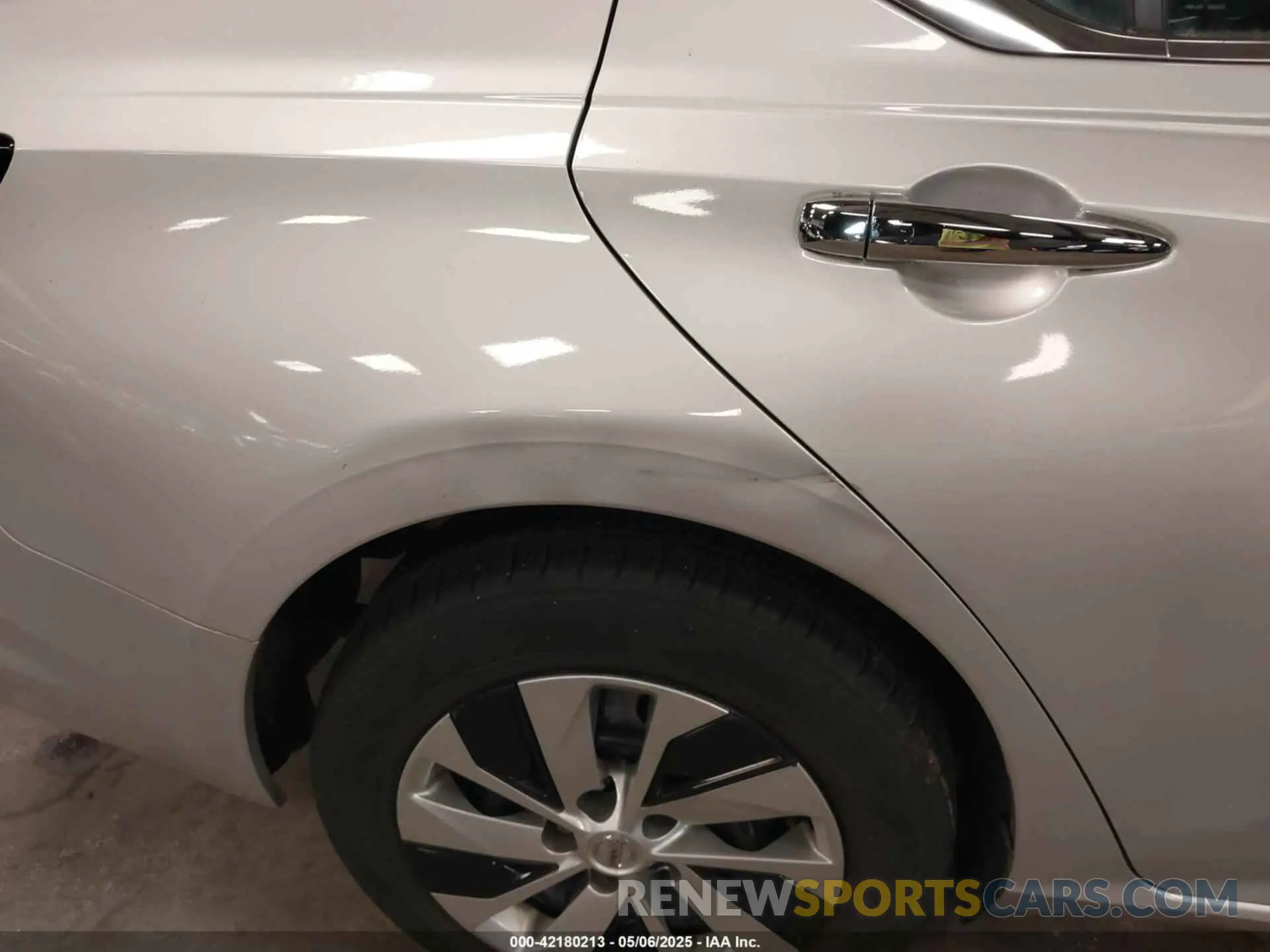 18 Photograph of a damaged car 1N4BL4BV0LC169802 NISSAN ALTIMA 2020