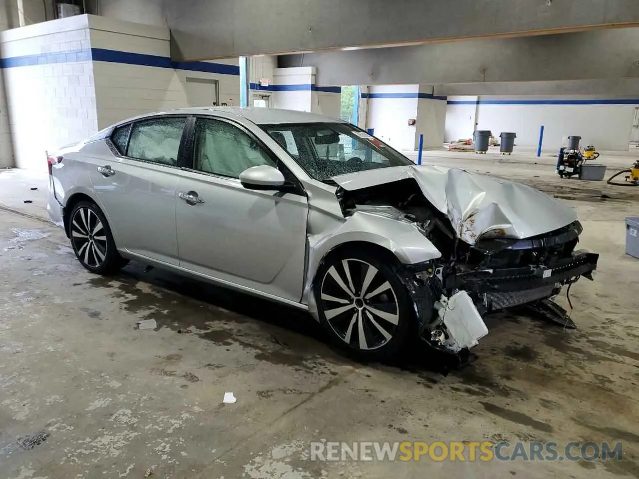 4 Photograph of a damaged car 1N4BL4BV0LC176863 NISSAN ALTIMA 2020