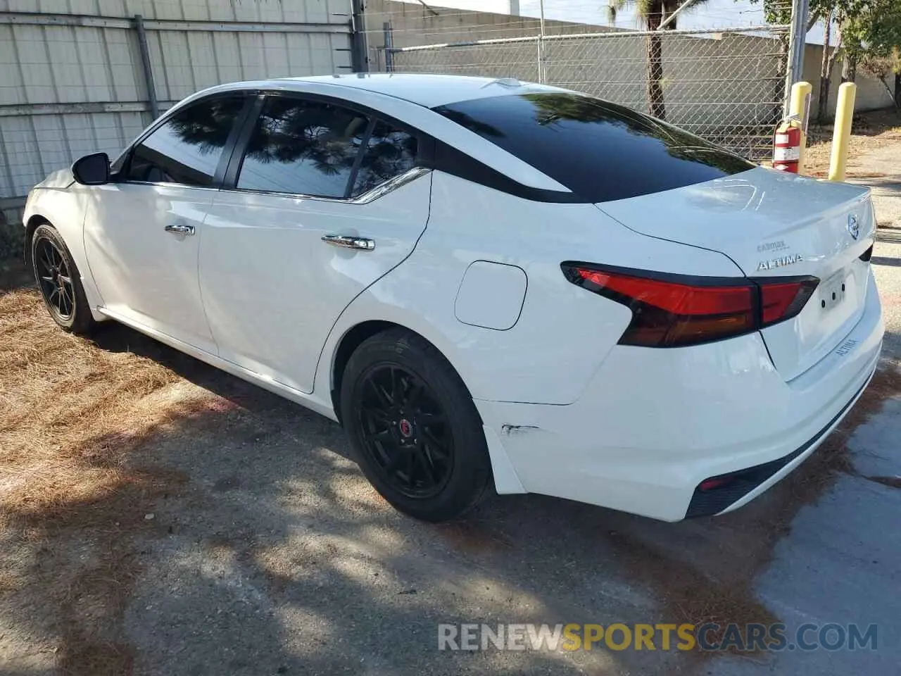 2 Photograph of a damaged car 1N4BL4BV0LC189354 NISSAN ALTIMA 2020