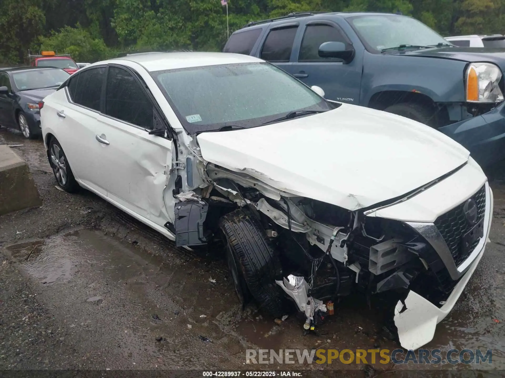 1 Photograph of a damaged car 1N4BL4BV0LC209991 NISSAN ALTIMA 2020