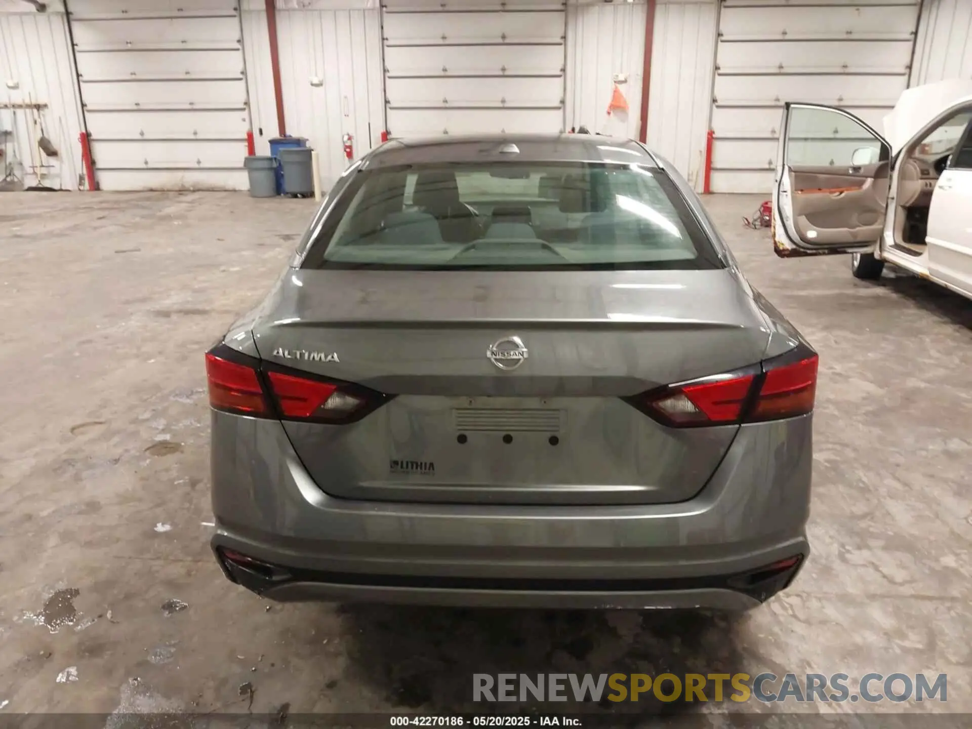 17 Photograph of a damaged car 1N4BL4BV0LC212096 NISSAN ALTIMA 2020