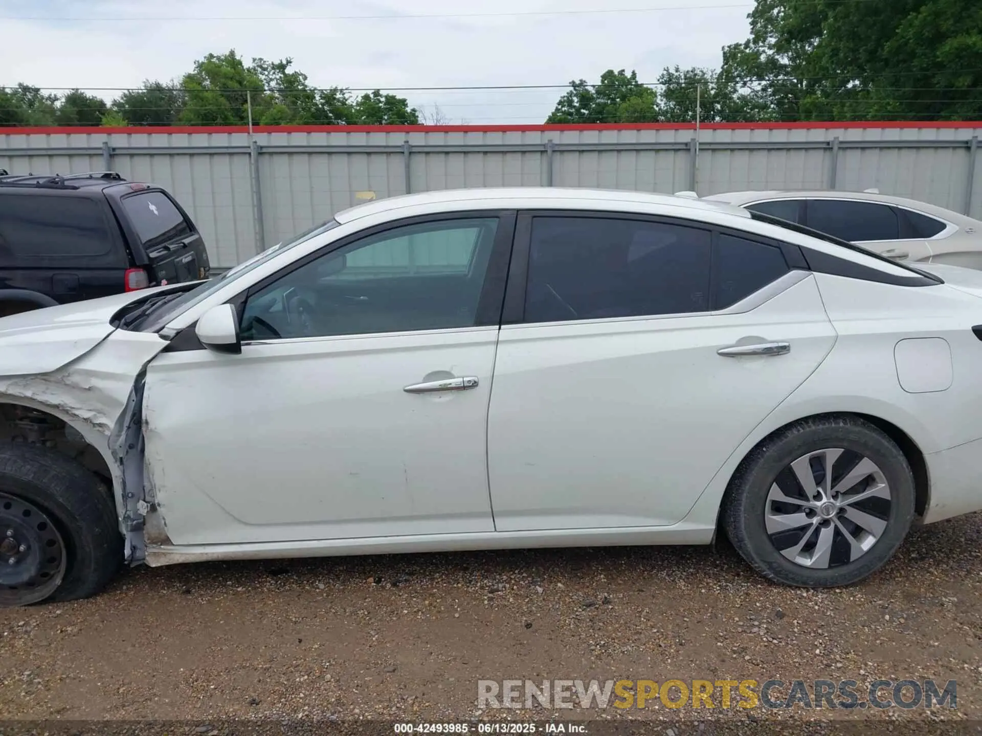 15 Photograph of a damaged car 1N4BL4BV0LC252615 NISSAN ALTIMA 2020
