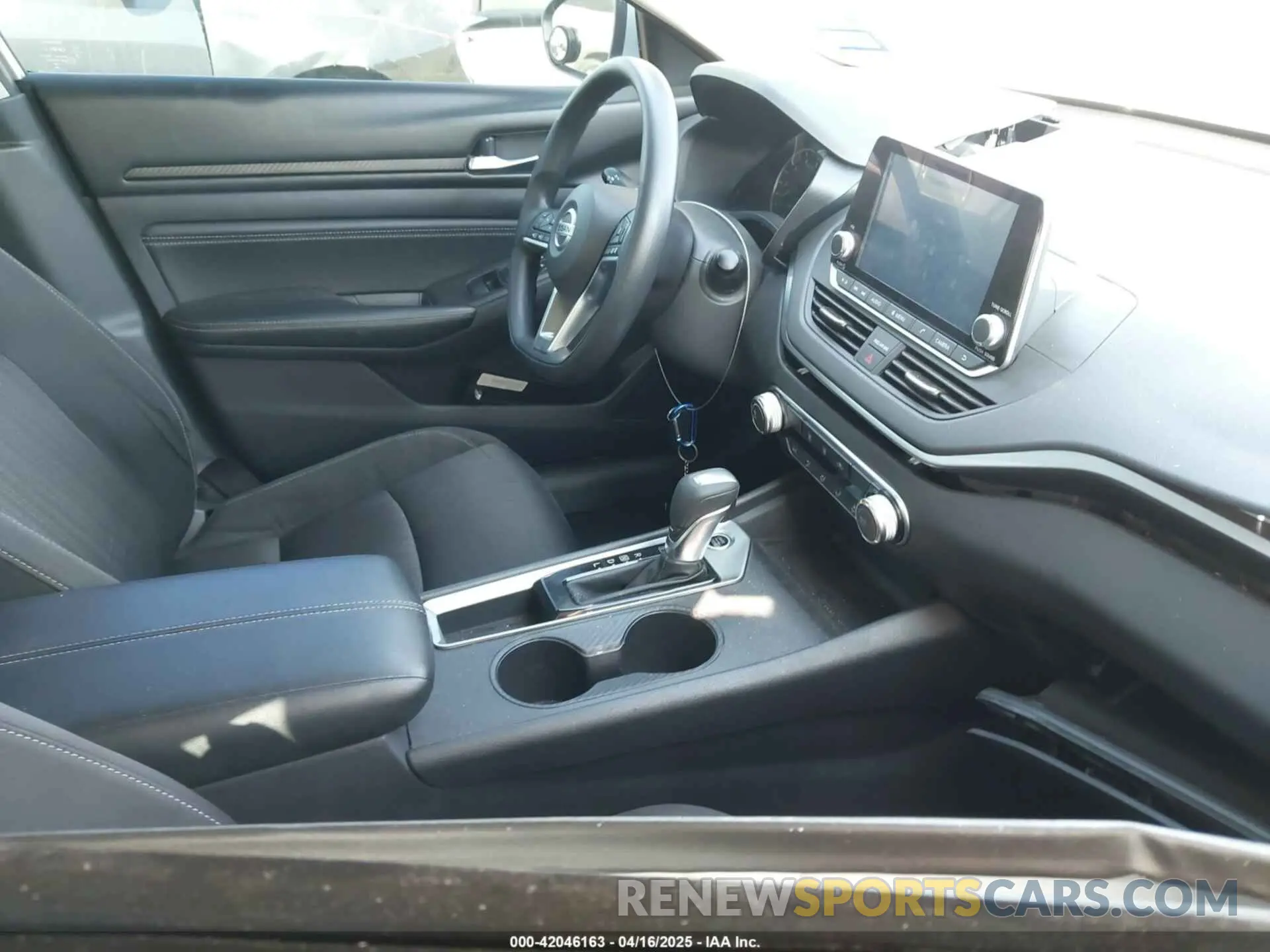 5 Photograph of a damaged car 1N4BL4BV0LC265803 NISSAN ALTIMA 2020