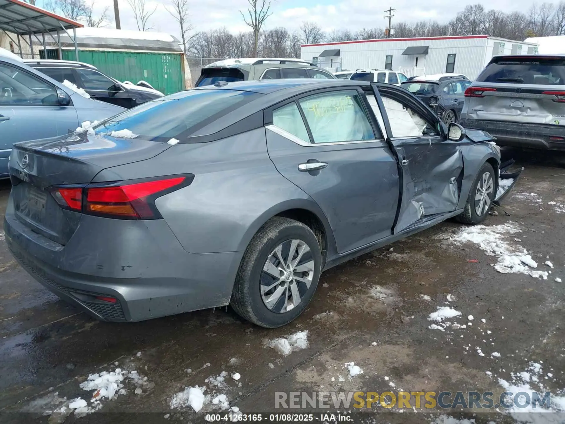 4 Photograph of a damaged car 1N4BL4BV1LC131608 NISSAN ALTIMA 2020