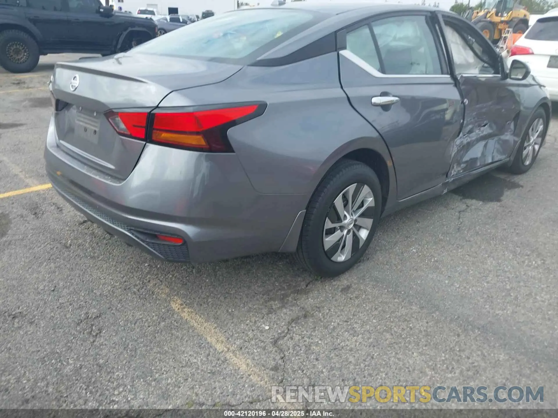 4 Photograph of a damaged car 1N4BL4BV1LC173129 NISSAN ALTIMA 2020