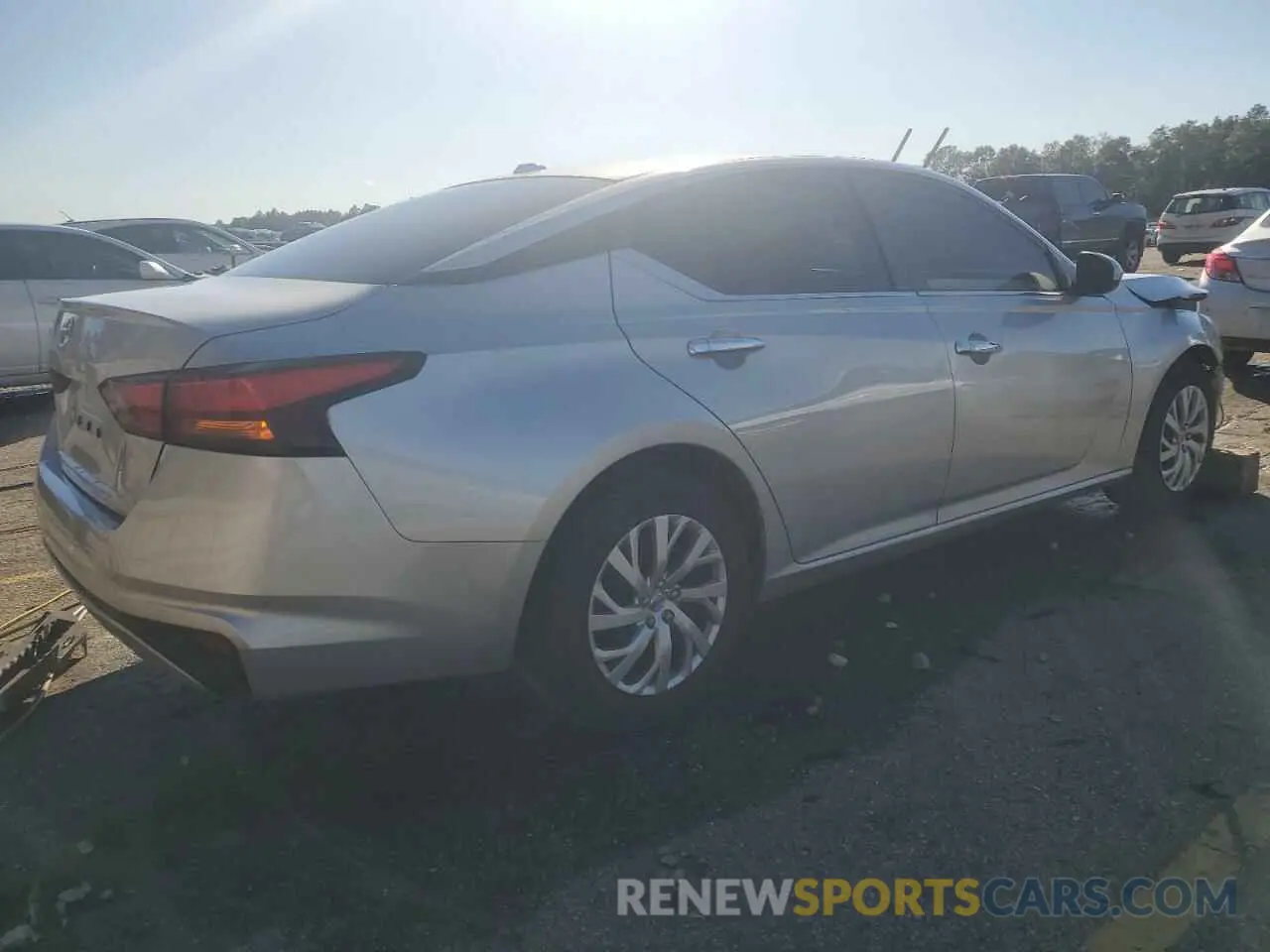 3 Photograph of a damaged car 1N4BL4BV1LC192442 NISSAN ALTIMA 2020