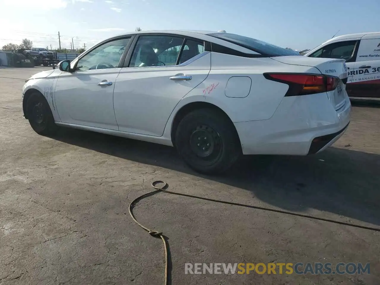 2 Photograph of a damaged car 1N4BL4BV1LC259492 NISSAN ALTIMA 2020