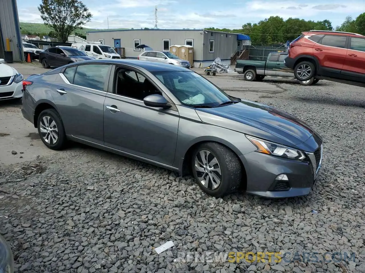 4 Photograph of a damaged car 1N4BL4BV2LC201570 NISSAN ALTIMA 2020