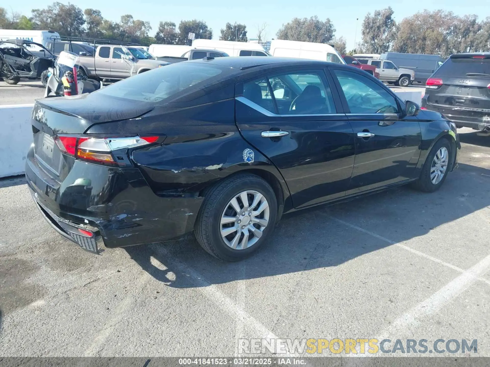 4 Фотография поврежденного автомобиля 1N4BL4BV2LC242555 NISSAN ALTIMA 2020