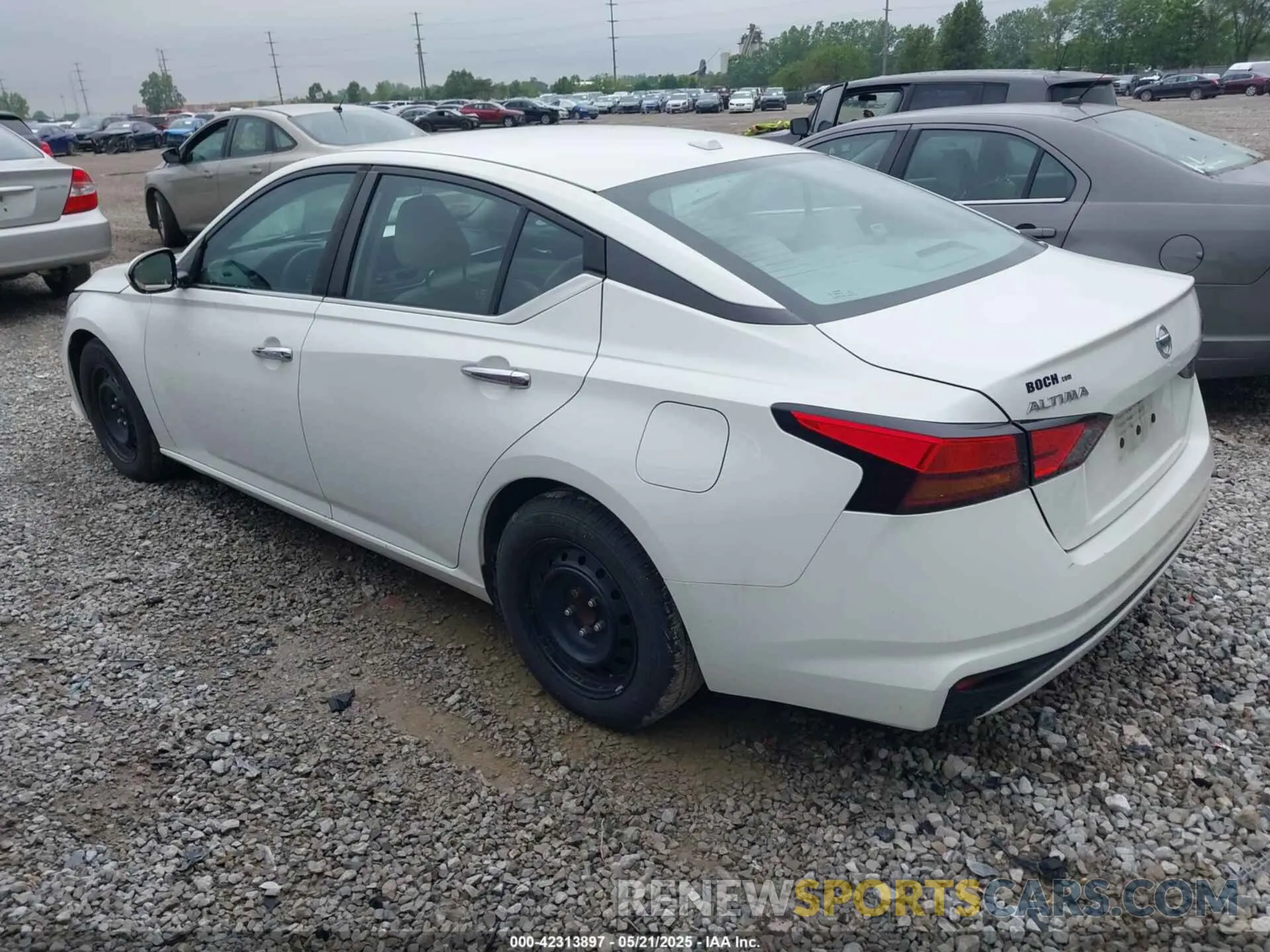 3 Photograph of a damaged car 1N4BL4BV2LC275121 NISSAN ALTIMA 2020