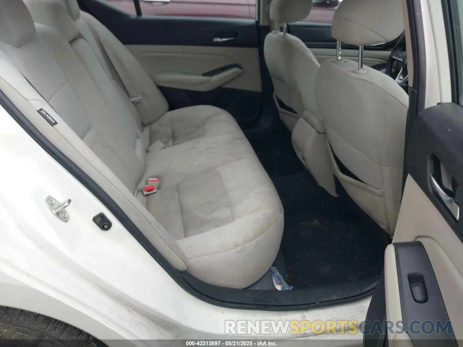 8 Photograph of a damaged car 1N4BL4BV2LC275121 NISSAN ALTIMA 2020