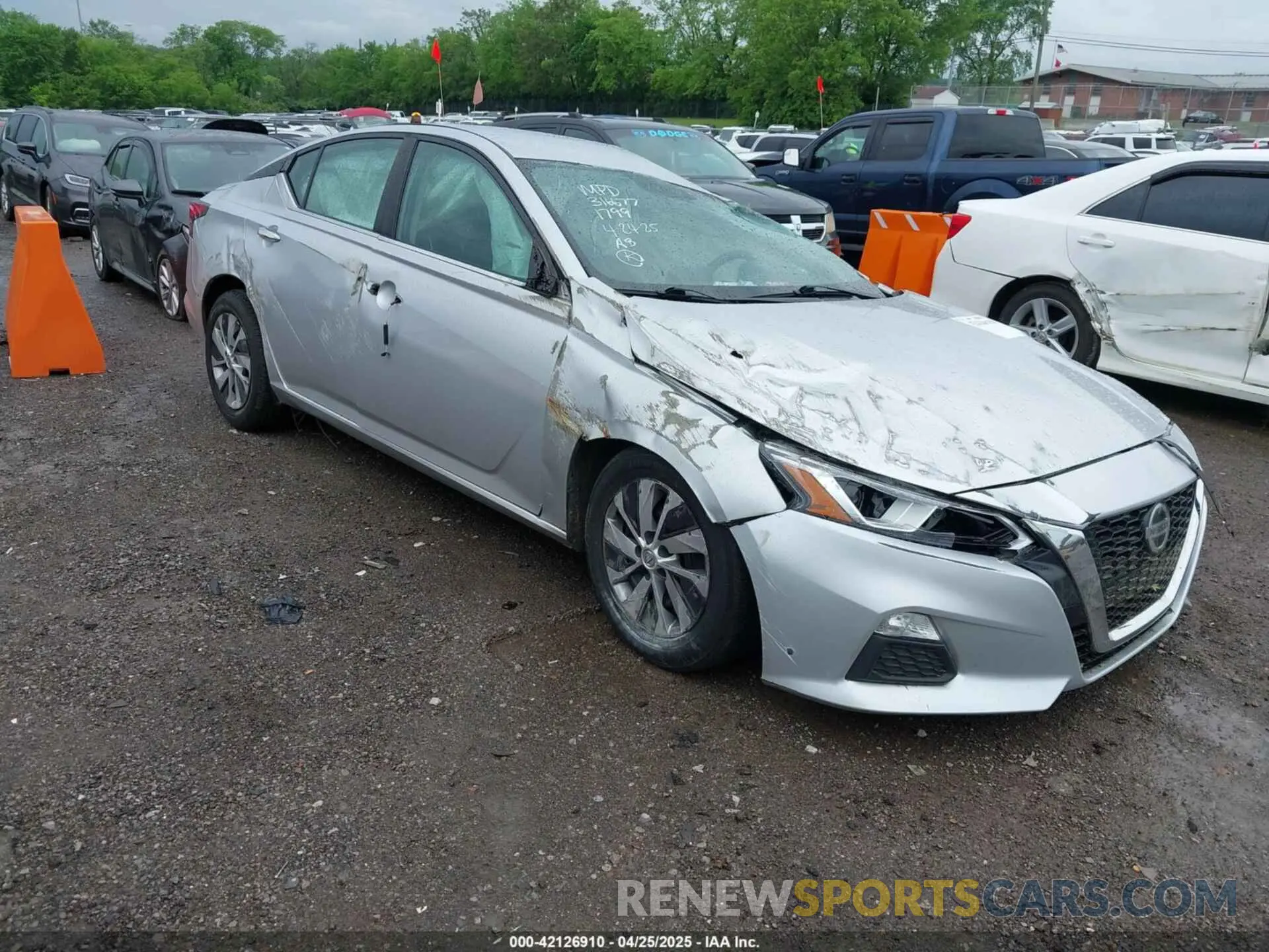 1 Photograph of a damaged car 1N4BL4BV2LN301799 NISSAN ALTIMA 2020