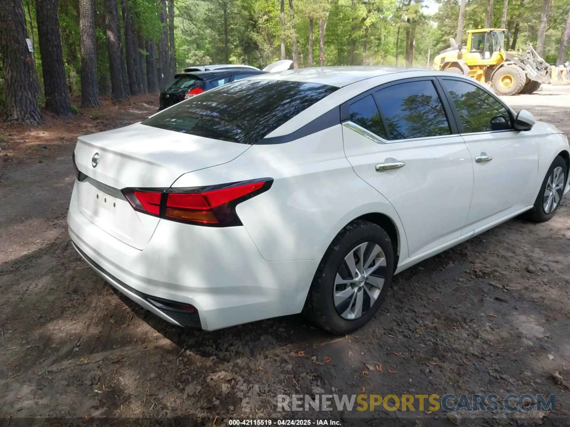 4 Photograph of a damaged car 1N4BL4BV3LC120481 NISSAN ALTIMA 2020