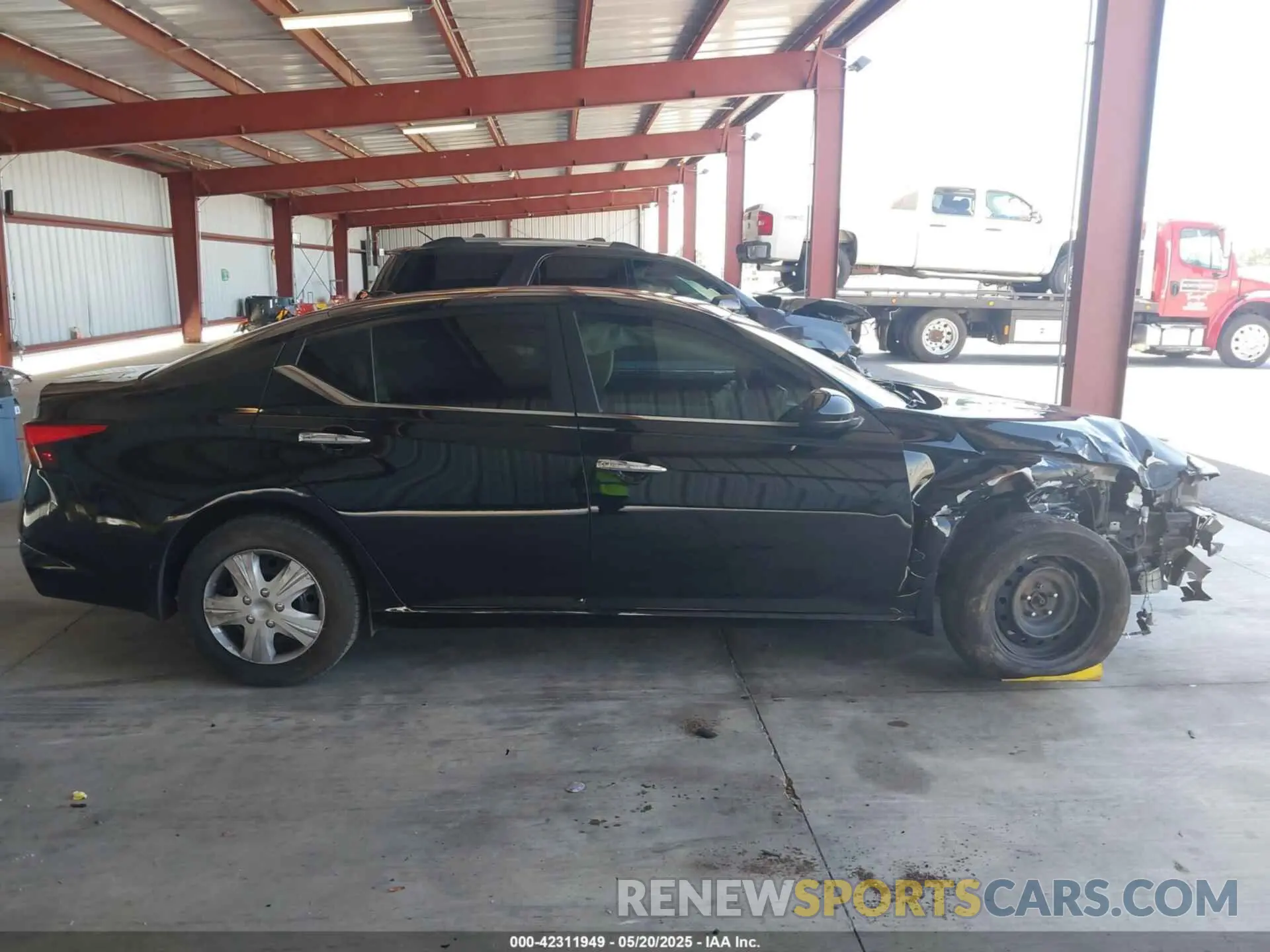13 Photograph of a damaged car 1N4BL4BV3LC154016 NISSAN ALTIMA 2020