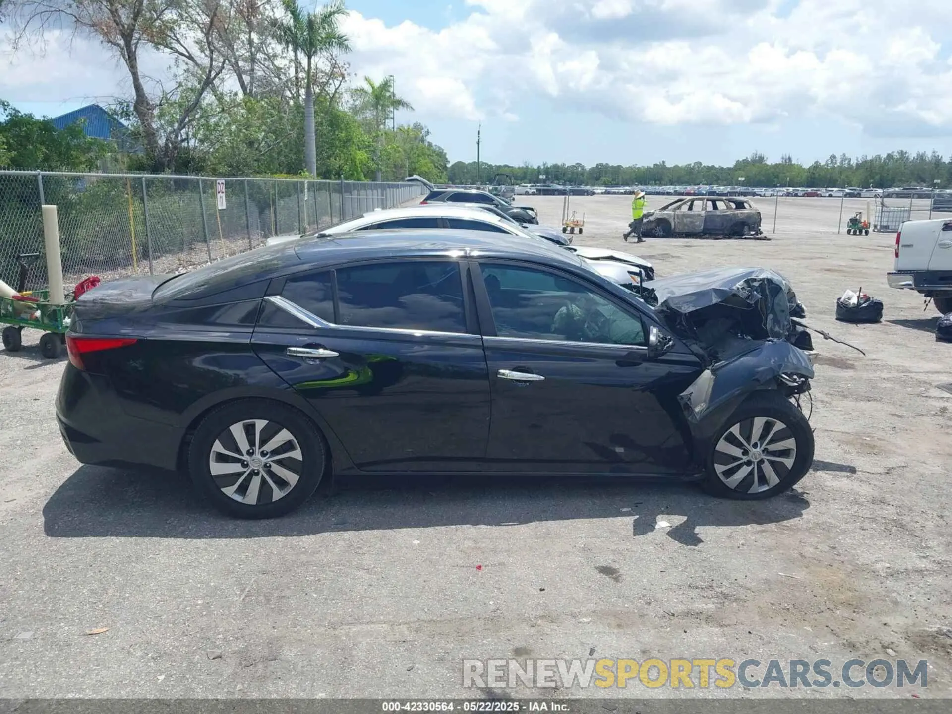 14 Photograph of a damaged car 1N4BL4BV3LC155845 NISSAN ALTIMA 2020