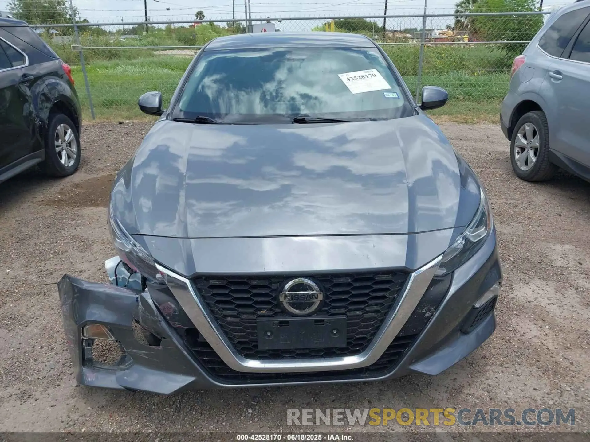 13 Photograph of a damaged car 1N4BL4BV3LC204557 NISSAN ALTIMA 2020