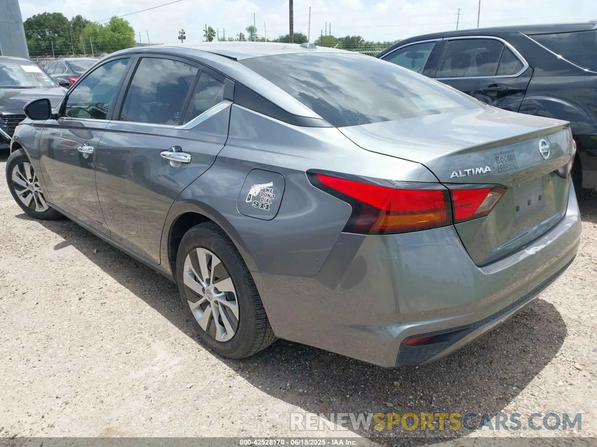 3 Photograph of a damaged car 1N4BL4BV3LC204557 NISSAN ALTIMA 2020