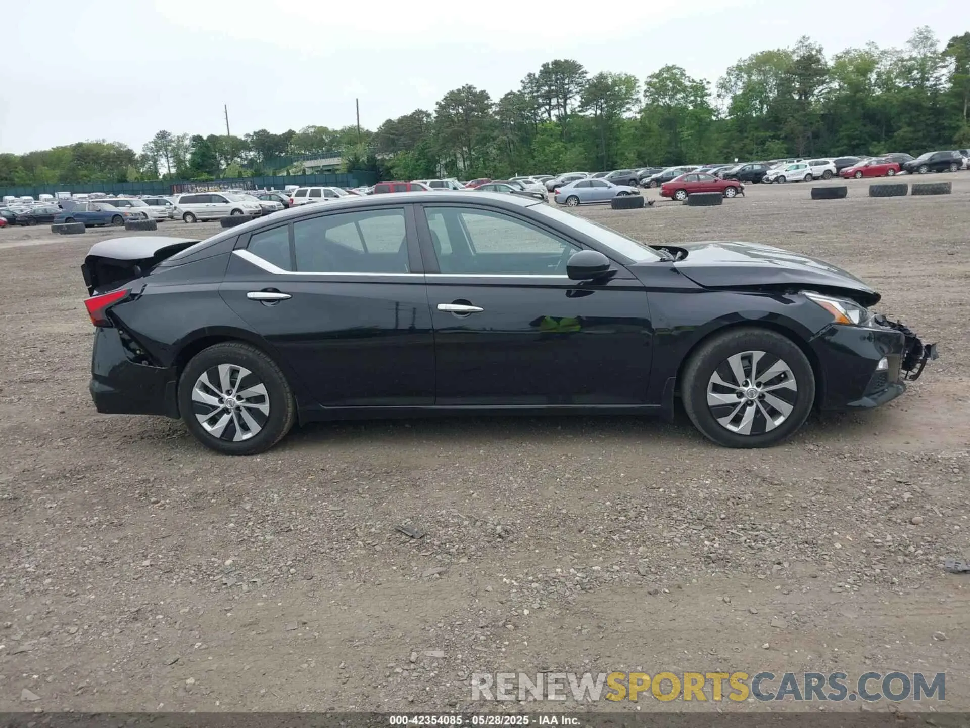 13 Photograph of a damaged car 1N4BL4BV3LC280327 NISSAN ALTIMA 2020