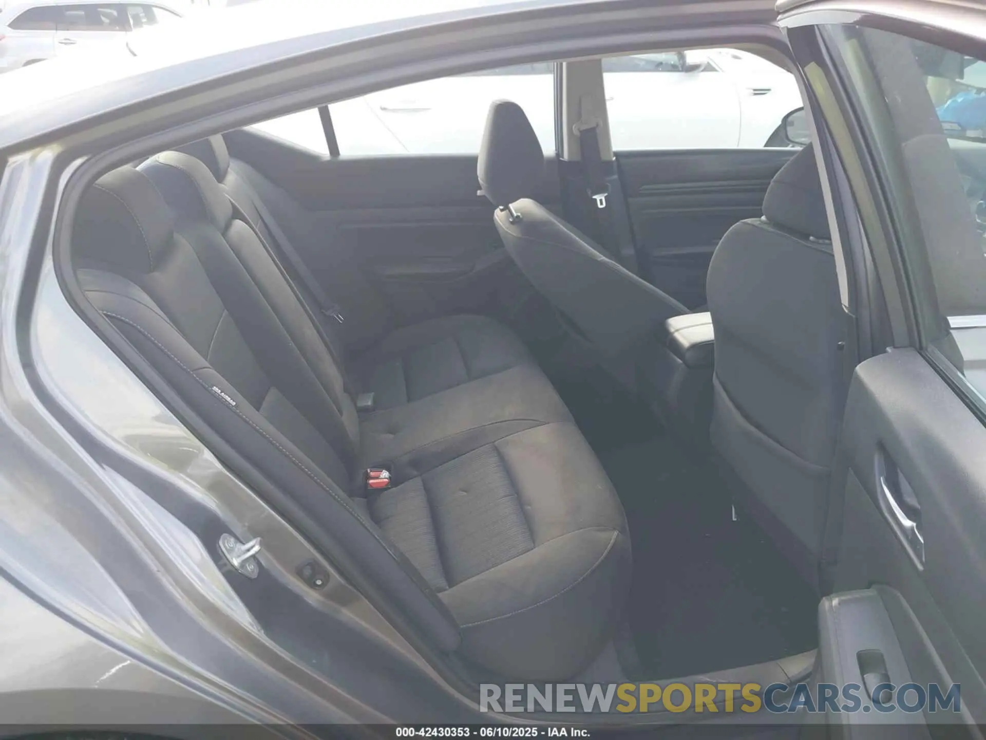 8 Photograph of a damaged car 1N4BL4BV4LC128363 NISSAN ALTIMA 2020