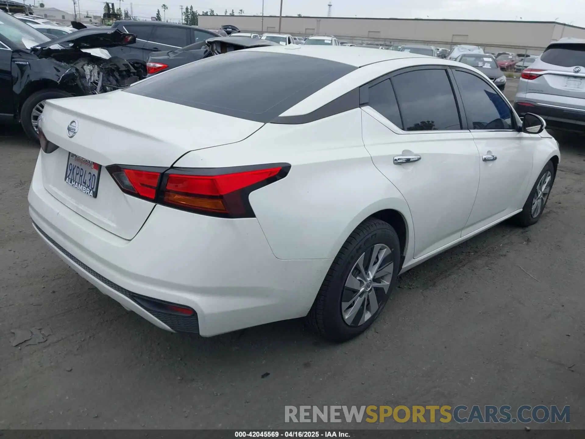 4 Photograph of a damaged car 1N4BL4BV4LC147866 NISSAN ALTIMA 2020