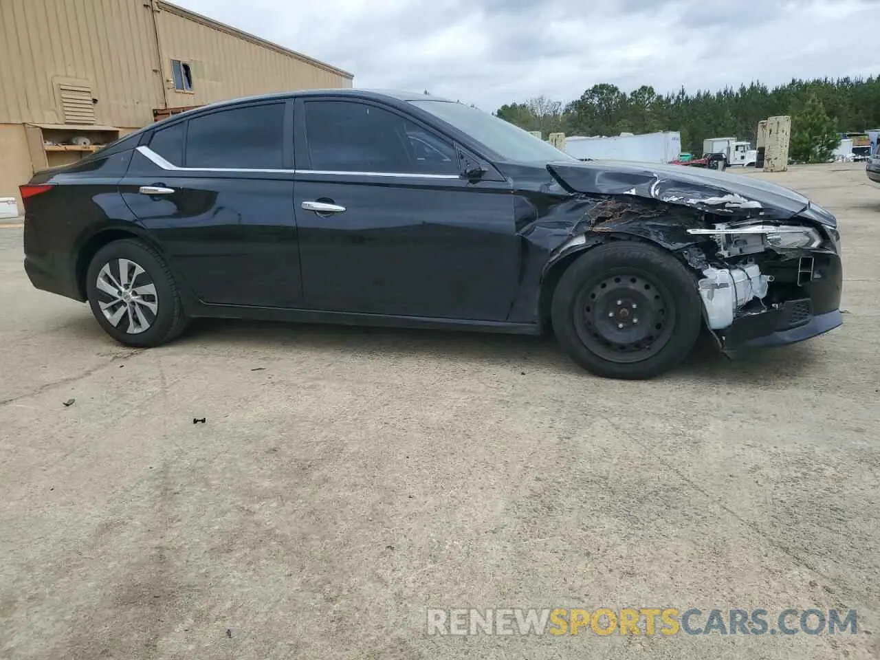 4 Photograph of a damaged car 1N4BL4BV4LC284371 NISSAN ALTIMA 2020