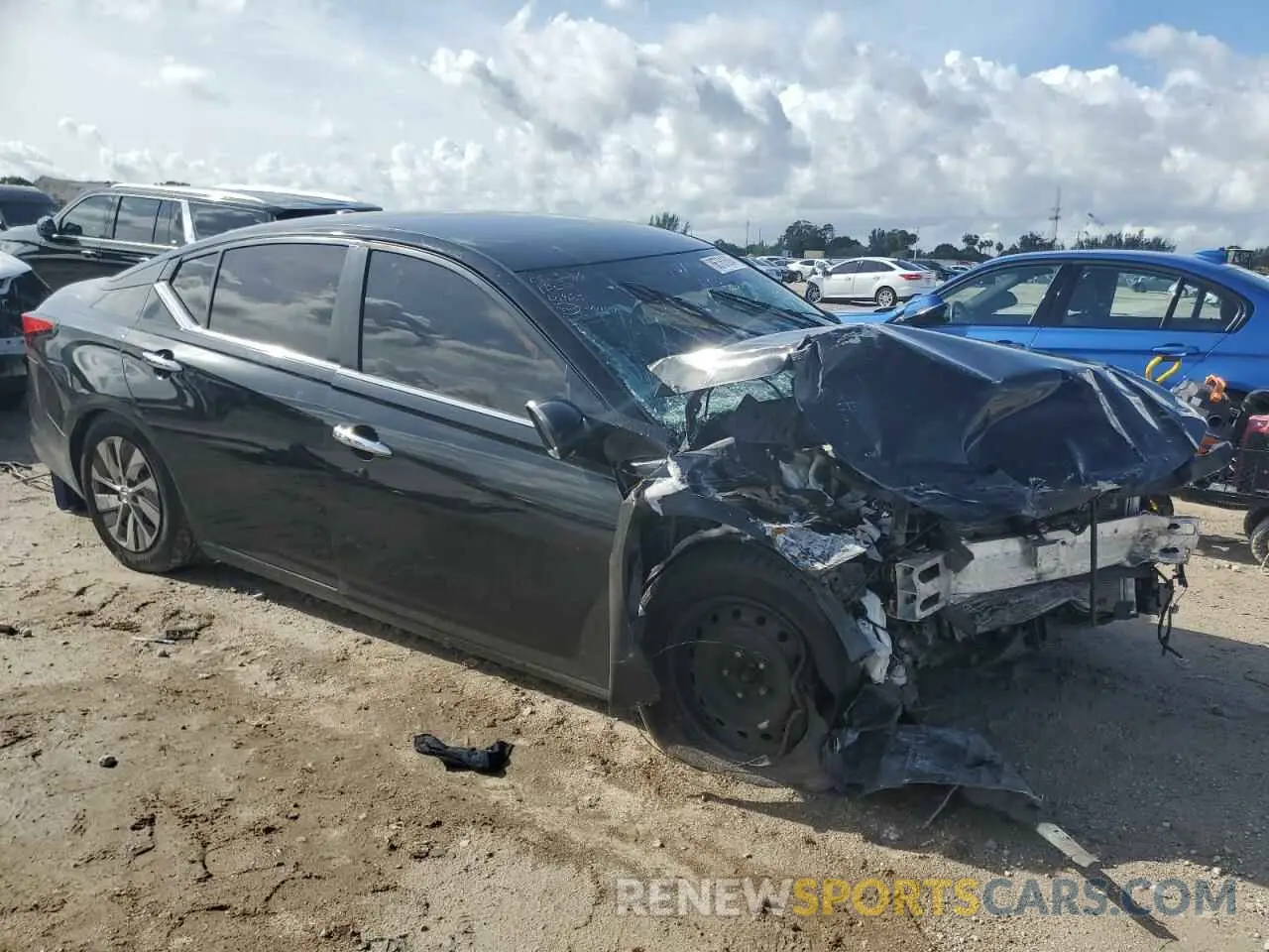 4 Photograph of a damaged car 1N4BL4BV5LC145320 NISSAN ALTIMA 2020