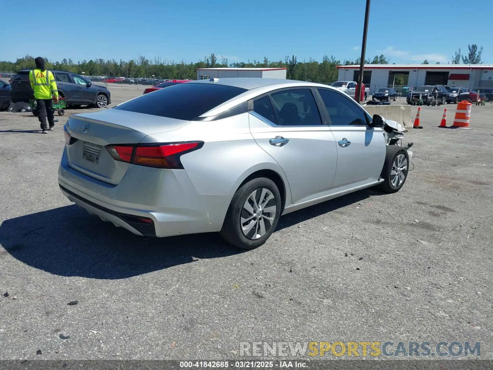 4 Фотография поврежденного автомобиля 1N4BL4BV5LC208786 NISSAN ALTIMA 2020