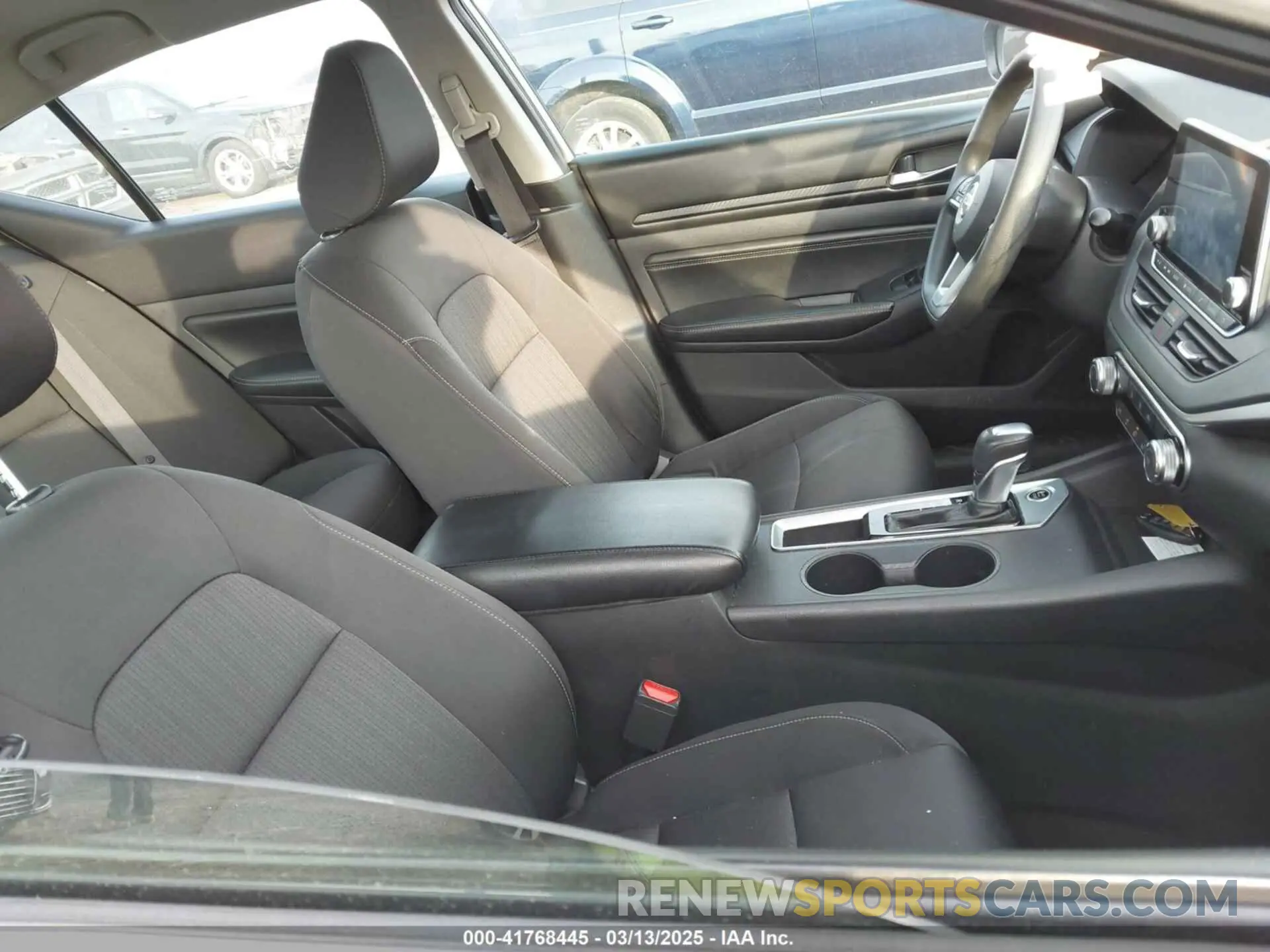 5 Photograph of a damaged car 1N4BL4BV5LC242680 NISSAN ALTIMA 2020