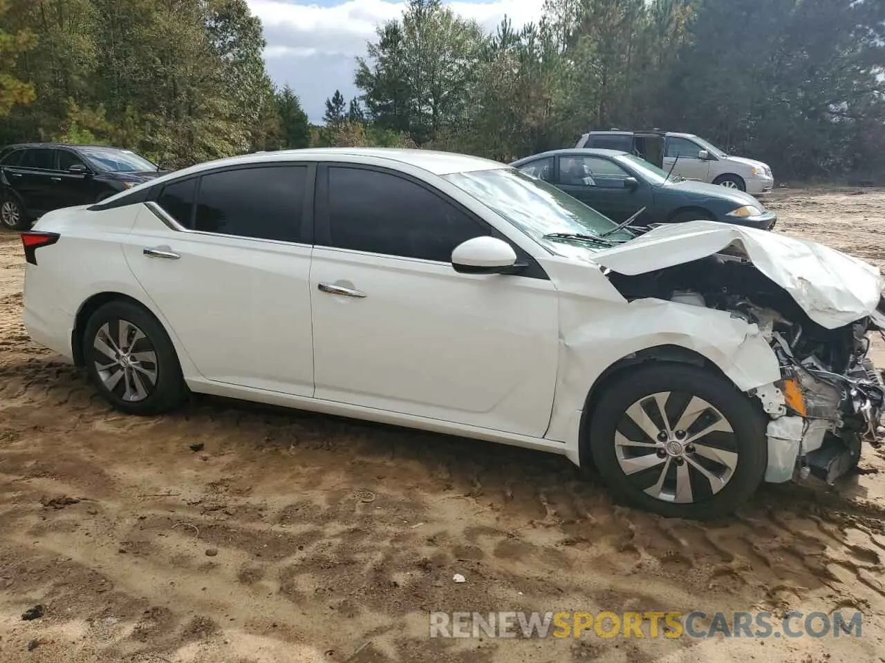 4 Photograph of a damaged car 1N4BL4BV5LC257647 NISSAN ALTIMA 2020