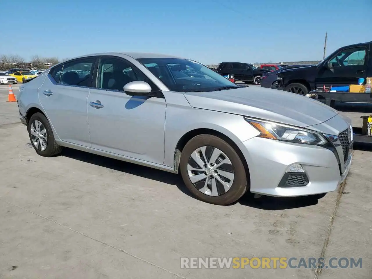 4 Photograph of a damaged car 1N4BL4BV5LC257812 NISSAN ALTIMA 2020