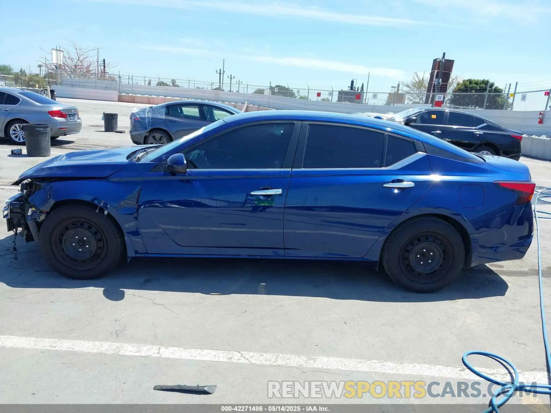 14 Photograph of a damaged car 1N4BL4BV5LN313753 NISSAN ALTIMA 2020