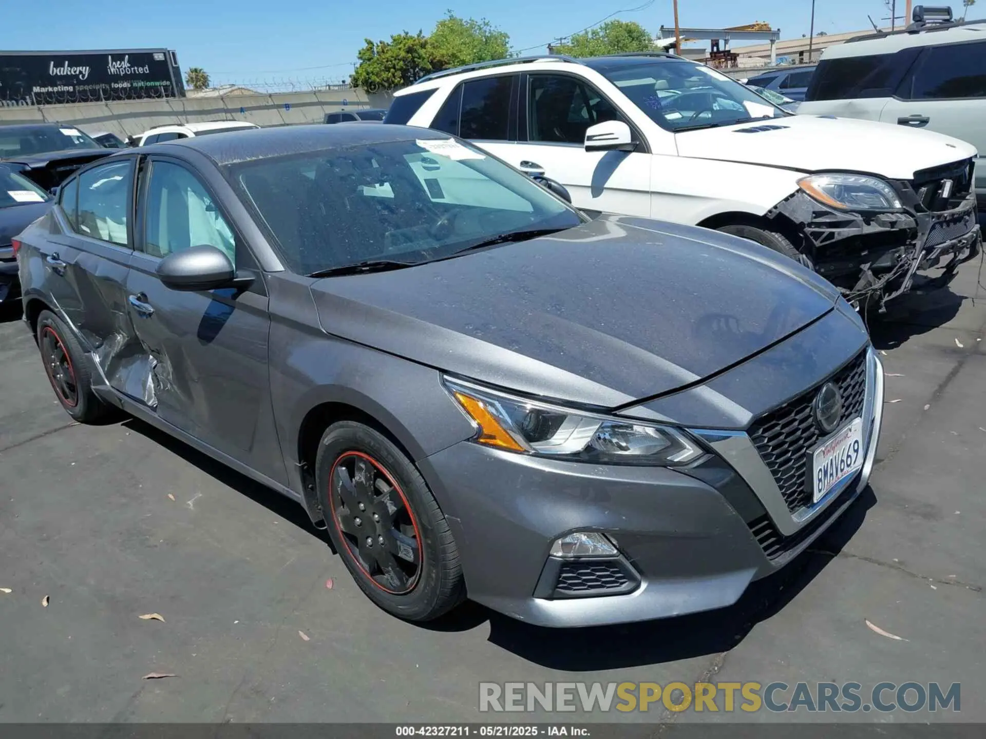 1 Photograph of a damaged car 1N4BL4BV6LC122337 NISSAN ALTIMA 2020